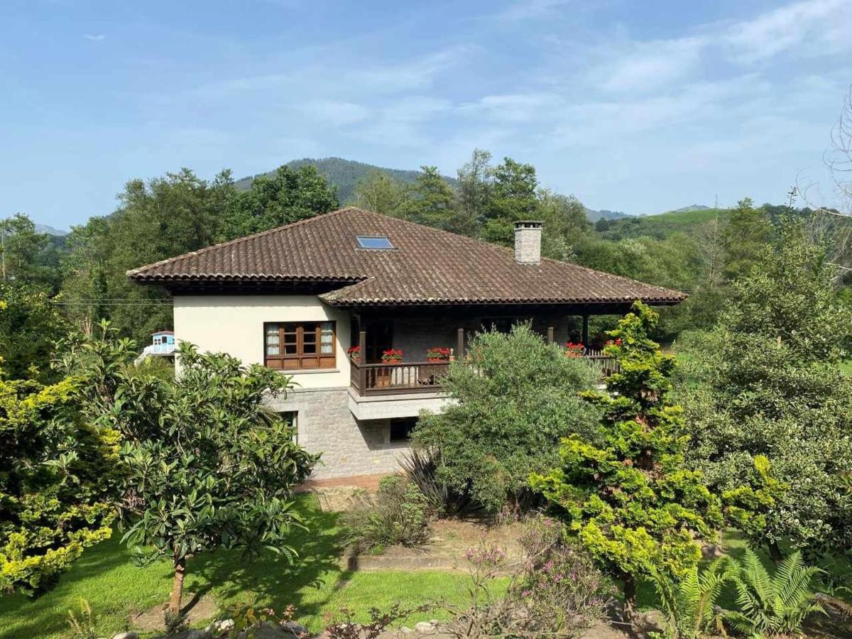 Casa De Los Carpinteros Arriondas Exterior photo